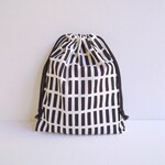 北欧格子柄の大きめきんちゃく   小  30×25  裏なし