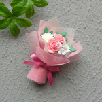 ミニチュア　ピンクのバラとマーガレットの花束