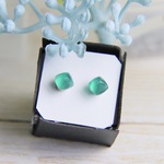 グリーンオニキス　シュガーローフカット　マグネットピアス