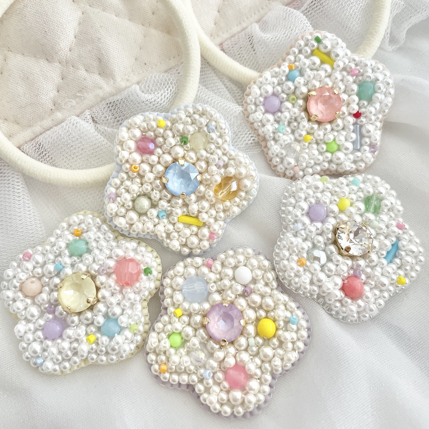 人気シリーズ！5色展開／お花のヘアゴム／ビーズ刺繍 - Kanko