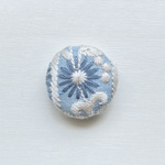 インド刺繍リボン　くるみボタン　ブローチ　ヘアゴム　No.148