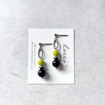 czech beads × onyx pierce (ピスタチオ) 選べるステンレスピアス ノンホールピアス変更可