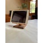 iPad タブレットの特等席 木のぬくもりのスタンド　色:アンティーク風