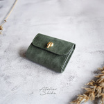 三つ折り財布　本革　ｲﾀﾘｱﾝﾚｻﾞｰ　【オコシ金具】　MossGreen　モスグリーン
