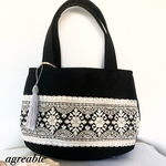 《再販》🥀インド刺繍　インド刺繍リボン　インド刺繍トートバッグ　インド刺繍バッグ　インド刺繍　インド刺繍ミニトートバッグ　バッグ　カラビナ付き　タッセル付き
