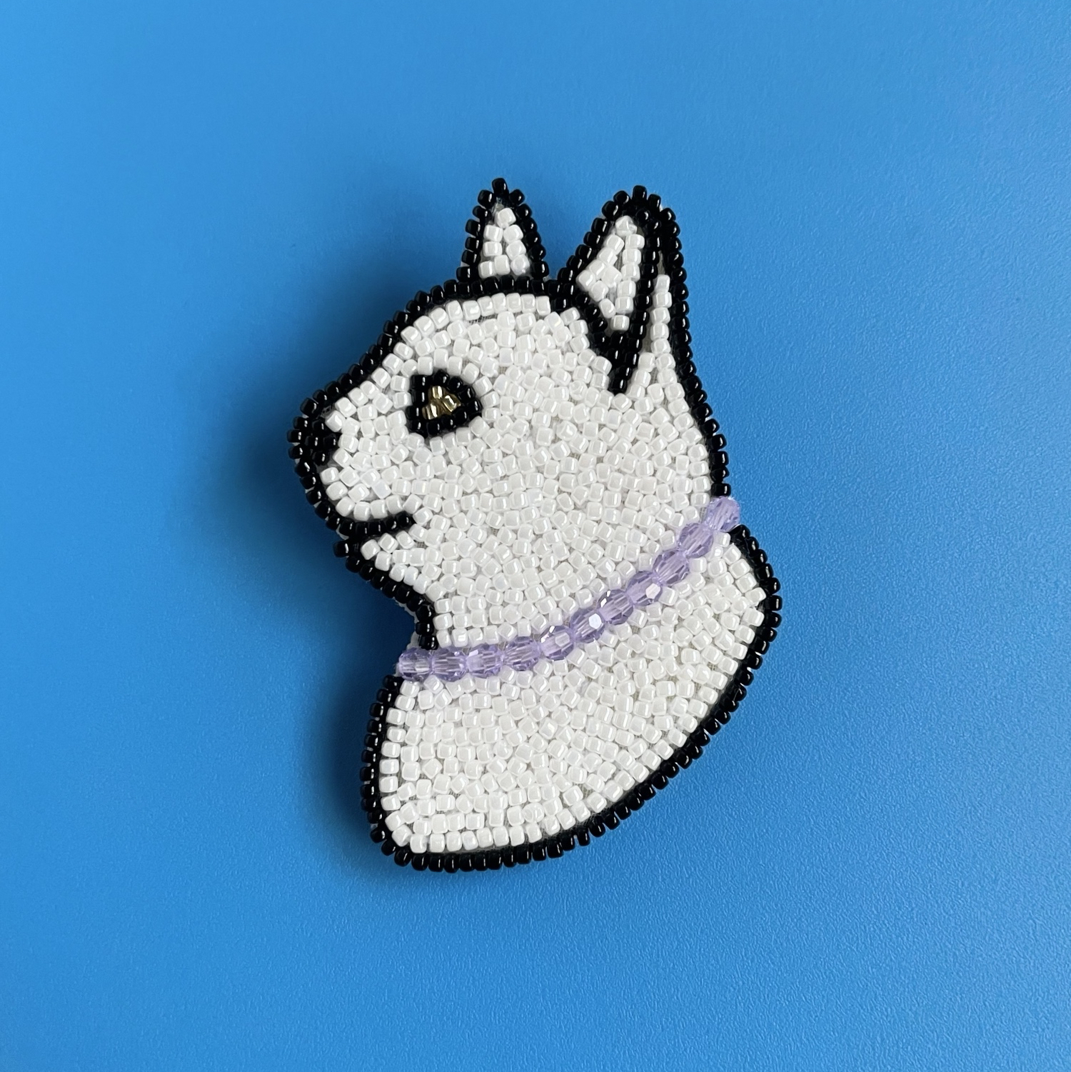 刺繍　猫　ブローチ　ビーズ　ハンドメイド ☆再販☆肖像画風ネコのビーズ刺繍ブローチ（ブルー