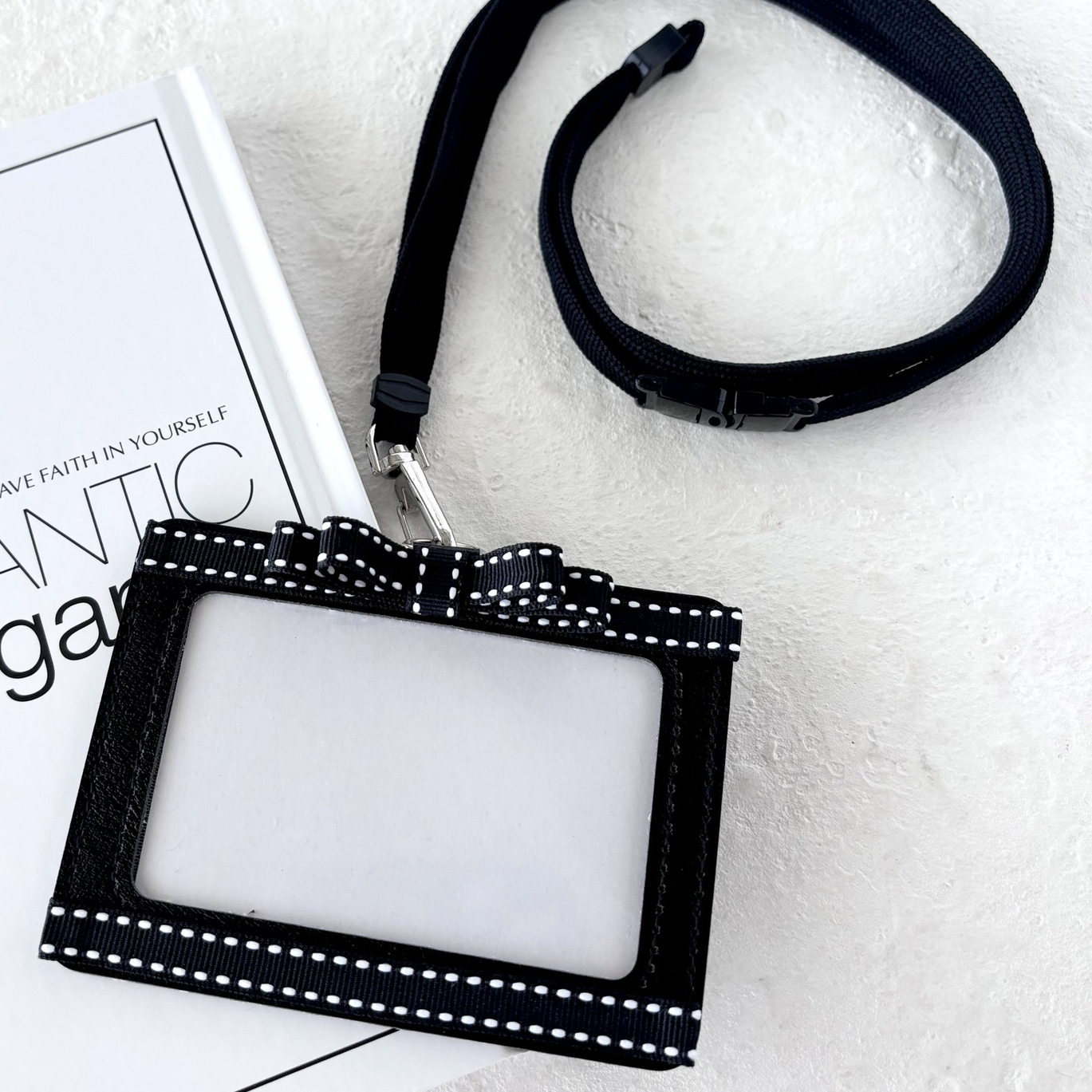 在庫一掃SALE！　ズパゲッティ　ネックストラップ　ネームホルダー　ハンドメイド 在庫一掃SALE！ ズパゲッティ ネックストラップ ネームホルダー