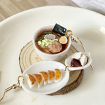 ミニチュア 醤油ラーメンと餃子・小皿付きのピアス