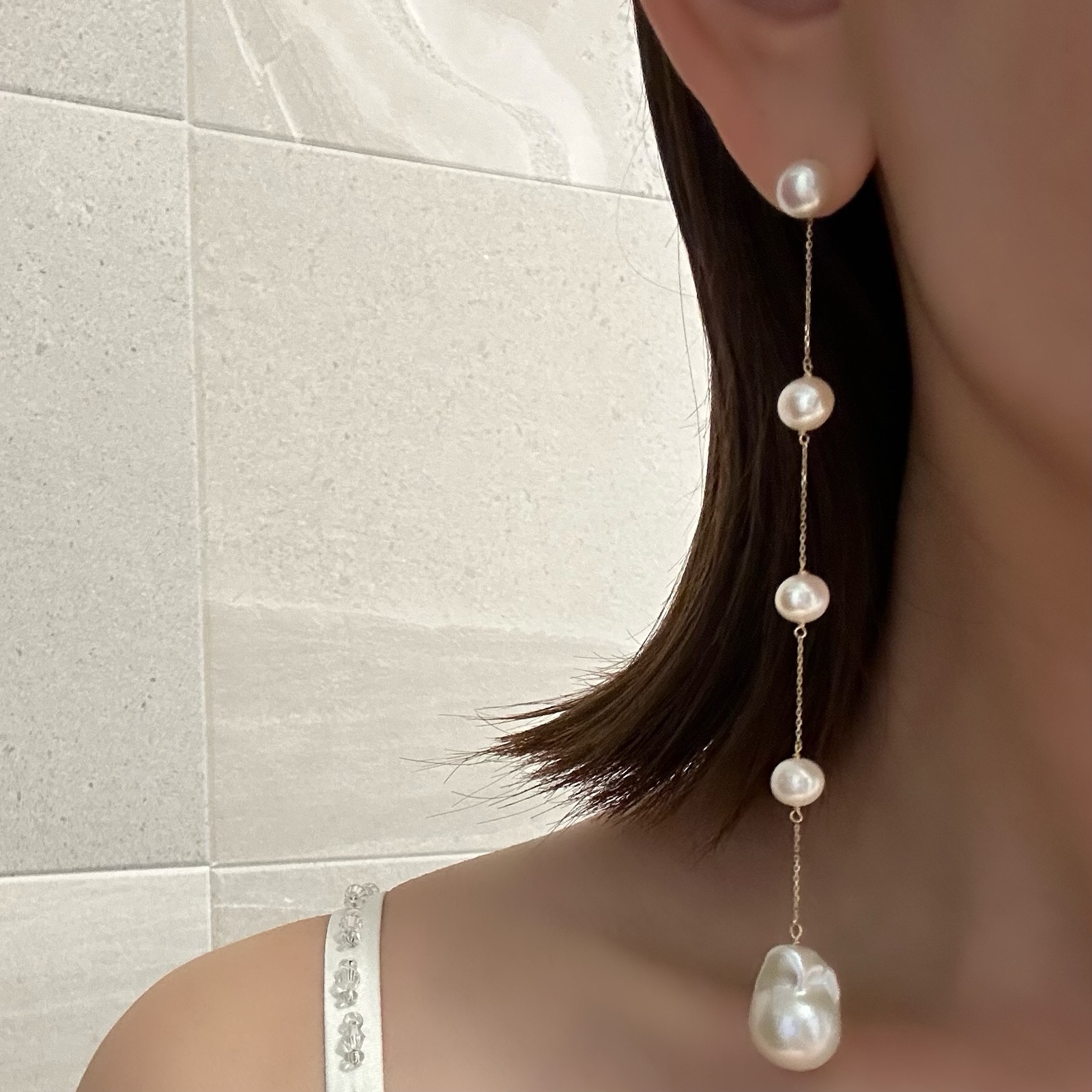 14kgf オイスター バロックパール ロングチェーンピアス - Blanc