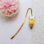  [ 菜の花色の水引玉と鈴と白ねこ ] 
