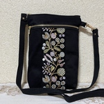 (再販)長財布が入るスマホポシェット・ダブルファスナー⭐︎インド刺繍(無地部分黒)