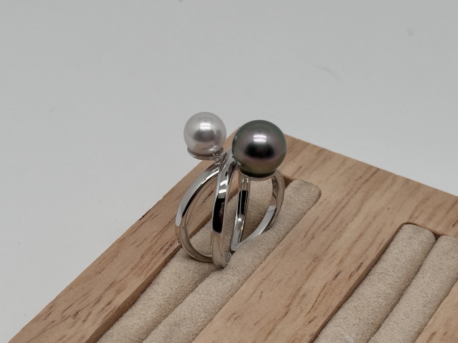1点もの「即納品」超高品質海水黒蝶&akoyaパールリング　本真珠指輪　D0023
