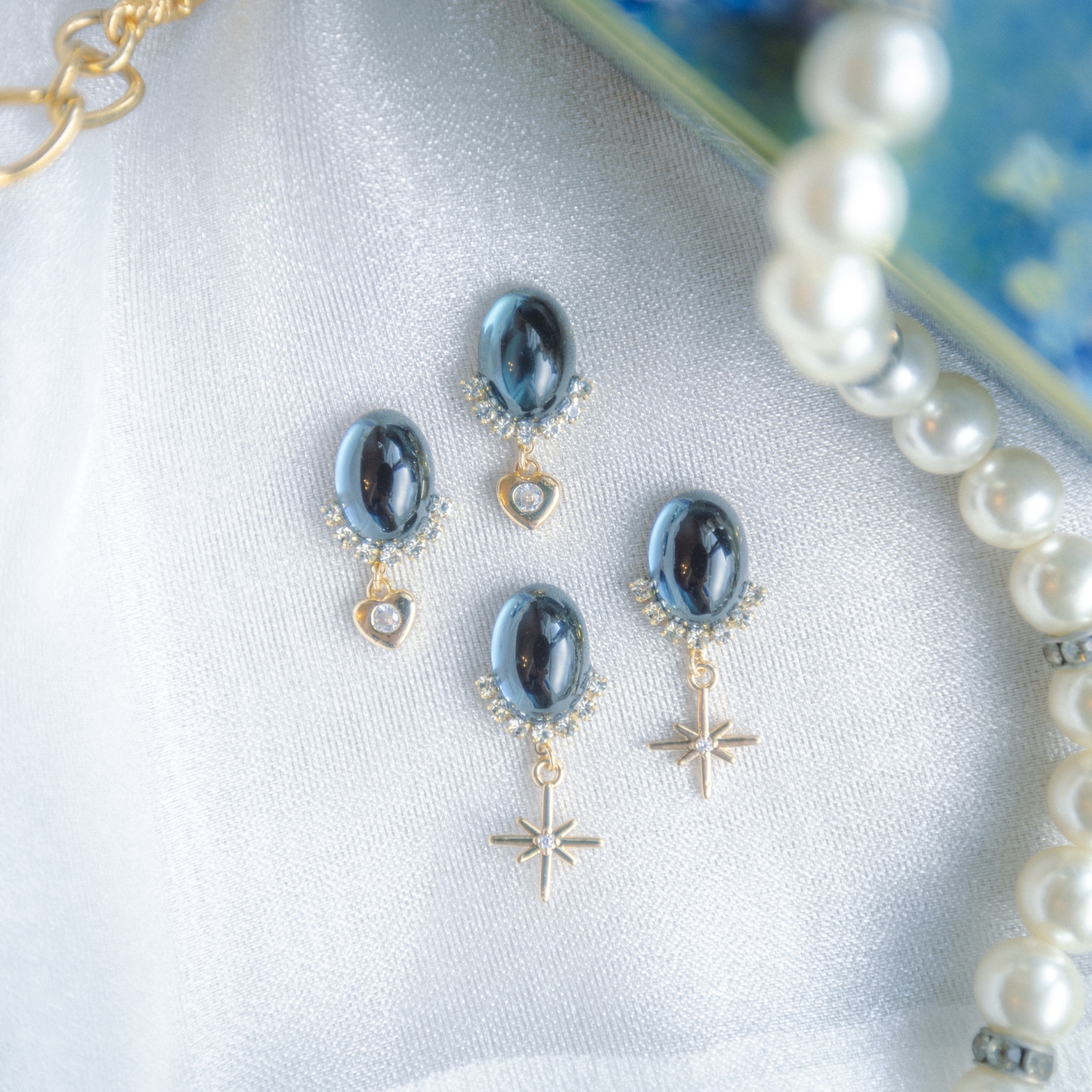 ピアス　リボン　白　緑　ビーズ　ビジュー　黄緑　星　ガラスチャーム　デート　春 ピアス リボン 白 緑 ビーズ ビジュー 黄緑 星 ガラスチャーム デート