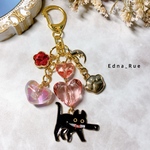🩷🐈‍⬛不穏な黒猫ちゃんとハートのキーホルダー🔪