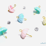 小さなパステル傘ピアス