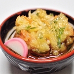 「ラストです」大きなかき揚げうどんとミニ海鮮丼セット