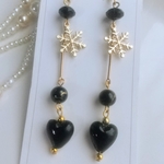 ブラックハートの ロングピアス/イヤリング