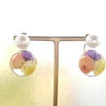 イエロー×パープルのプリザーブドフラワー☆バタフライキャッチピアス(Mサイズ)