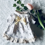 犬服　2号前開きワンピ　リボン🎀ホワイト&ベージュ