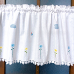 チェック柄の雲と刺繍お花のカフェカーテン☁️¨̮♡