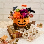 ハロウィン、かぼちゃ、フラワーアレンジメント、造花、秋、オレンジ、紫、黒、猫、陶器
