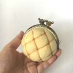 羊毛がま口（メロンパン）