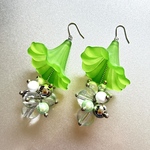 【ピアスのみ🙏】💚ボリュームフラワー大ぶりピアス💐