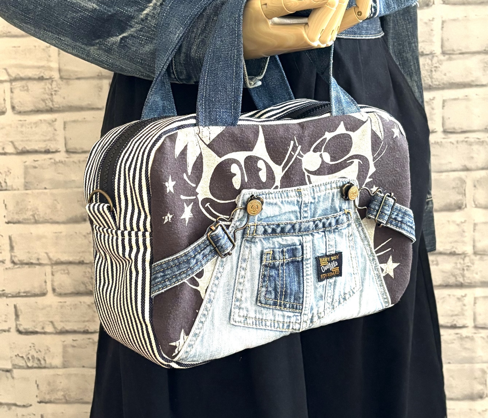 ママ✽デニムリメイク✽ボストン型ショルダーバッグ✽Mサイズ[ハンドメイド] 楽天市場】トートバッグ デニム 2WAYデニムバッグ 大容量