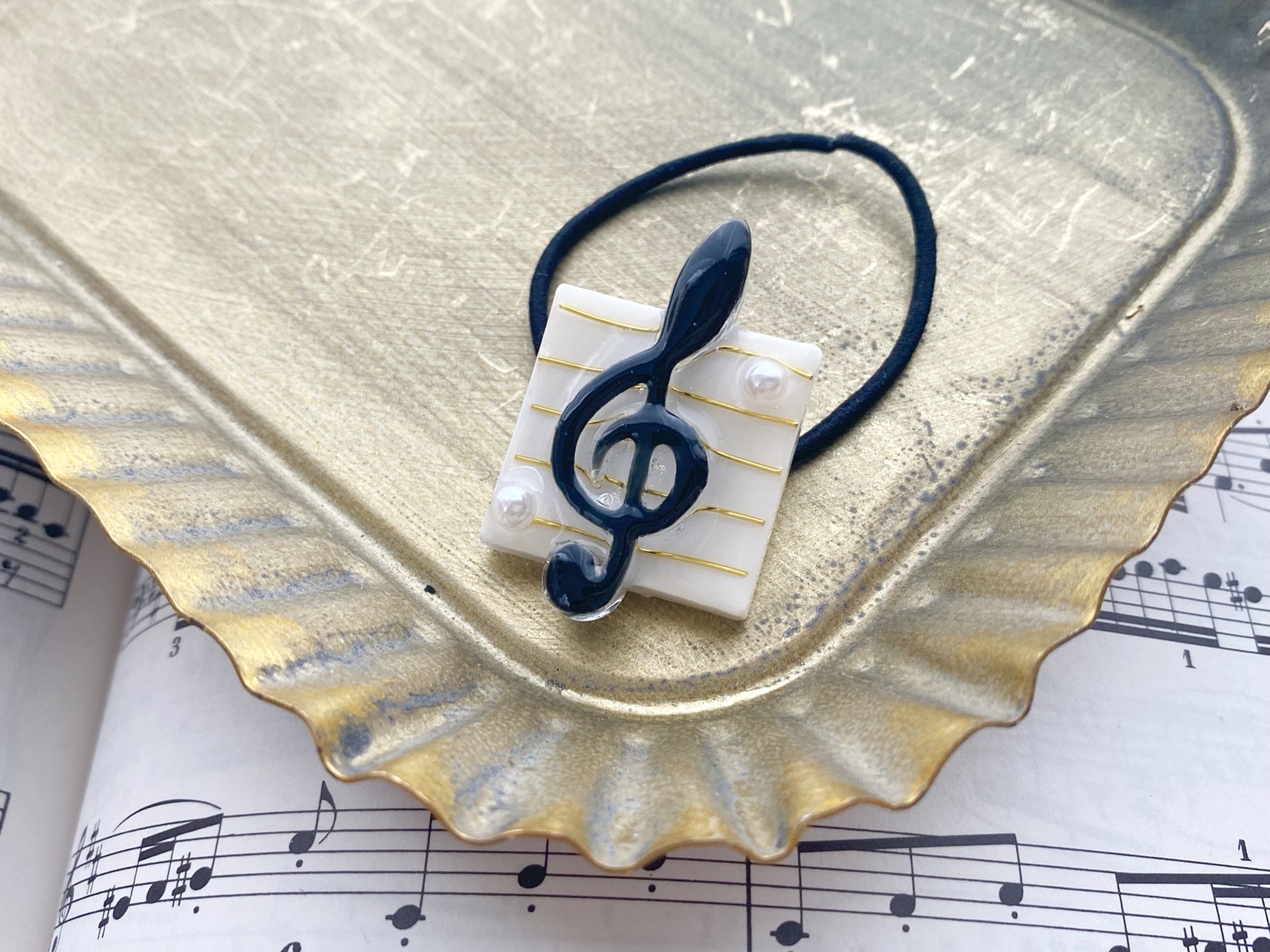 A29.mimikids♡ハンドメイド 音符 ピアノ 白黒 モノクロ ヘアゴム A29.mimikids♡ハンドメイド 音符 ピアノ 白黒 モノクロ ヘアゴム