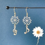 金色■ト音記号と音符と透かし花【金属アレルギー対応】ピアス/イヤリング/ノンホールピアス　サージカルステンレス音楽楽器