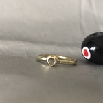 ハートのヘッドと真鍮の指輪
