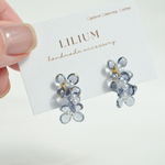 『mia』ミア 小花のピアス/イヤリング アレルギー対応 ハーフフープ ネイビー