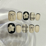 ネイルチップオーダー ￤韓国￤ニュアンス￤モノトーン￤フラワー￤ぷっくり￤フレンチ￤リボン￤チェック￤