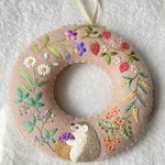 フェルトと刺繍の秋のリース6