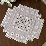 ハーダンガー刺繍のドイリー