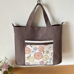 2wayにもなる シリンダートート＊A4トートバッグ＊外ポケット付き    11号帆布 セピア まぁるい花柄