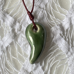 🍀再販🍀　　グリーンの勾玉　　アロマペンダント  