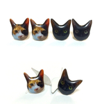 三毛猫と黒猫ピアス