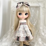 ブライス　花柄×ﾄﾞｯﾄのエプロン付きワンピースセット　ブラック