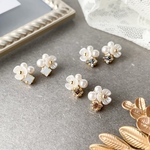 【選べる3色】ナチュラル/ 《mini》花束ピアス/イヤリング＜結婚式 七五三 卒業式 入学式 フォーマル【金属アレルギー対応】