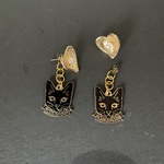 BLACK CATの2WAYピアス