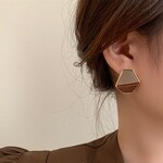 ピアス　結婚式　お呼ばれ　ウェディング　ブライダル　ブライダルアクセサリー　シンプル　フォーマル　入学式　発表会　舞台　オフィス　小ぶり　大ぶり　ゴールド　大人可愛い　ブラウン　秋　NAT-0290