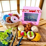 ドーナツ&パン屋さん　おままごと☆ピンク×いちご柄のフェルトのオーブンレンジ　トング付き