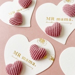 (ﾋﾟｱｽ/ｲﾔﾘﾝｸﾞ) ﾜﾝｺｲﾝ♡ 秋 冬 コーデュロイ  ハートアレルギー対応 ピアス / イヤリング / 樹脂ピアス / サージカルステンレス《 くすみピンク 》