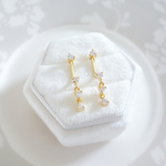 新作　シンプル　18K　高品質　上品　お洒落　繊細　揺れる　THREE　STONES　CZダイヤ　シルバー925　ピアス