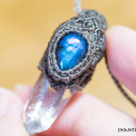 クリスタルとラブラドライトのマクラメ編み 天然石ネックレス