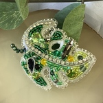 送料無料　🌟　モンステラ　ビーズ刺繍ブローチ