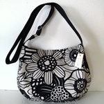 ぷっくりマチ🎵ワンショルダーバッグ（グレー✕モノクロフラワー2)