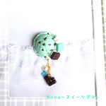 [再販！] チョコミントアイスのゆれるブローチ