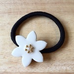 ＊Clematis＊ White〈タイルヘアゴム〉